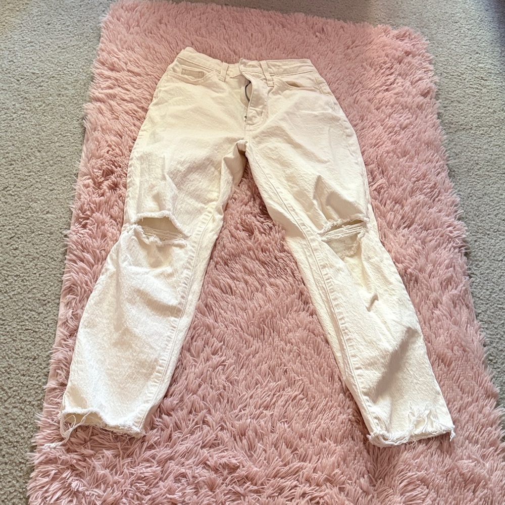 Universal Thread Cream Frayed Hem Jeans